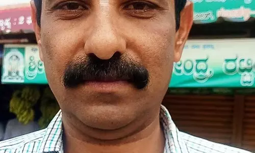 Haveri : विश्वनाथ ने एक हज़ार से ज़्यादा रेप्टाइल्स को बचाया Haveri : विश्वनाथ ने एक हज़ार से ज़्यादा रेप्टाइल्स को बचाया