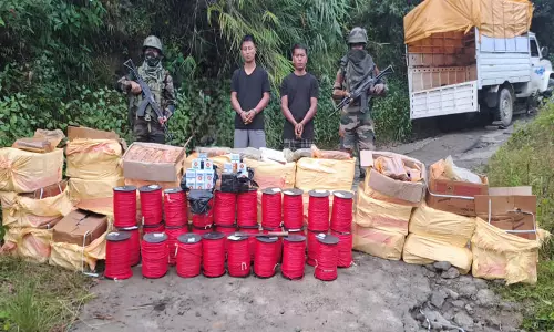 असम राइफल्स ने Mizoram के चम्फाई से युद्ध जैसे सामान बरामद किए असम राइफल्स ने Mizoram के चम्फाई से युद्ध जैसे सामान बरामद किए