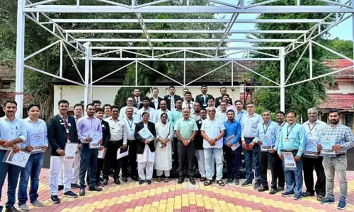 Vijayapura : रेलवे कर्मचारियों को पुरस्कार दिए गए Vijayapura : रेलवे कर्मचारियों को पुरस्कार दिए गए