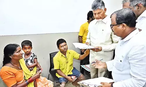 Andhra : चंद्रबाबू ने पीड़ितों को आश्वासन दिया