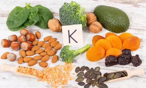 हमें Vitamin K की ज़रूरत क्यों है? हम इसे किन खाद्य पदार्थों से प्राप्त कर सकते हैं?