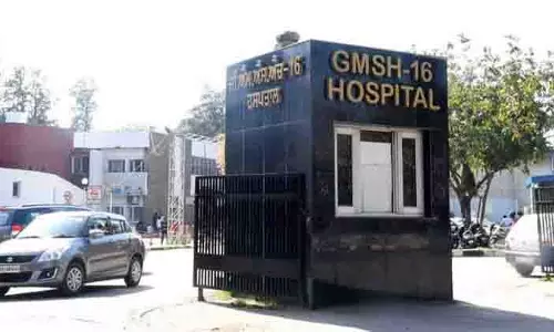 Chandigarh: बैंक ने जीएमएसएच-16 को उपकरण दान किए