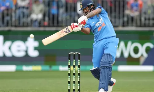 KL और अक्षर की मेहनत से भारत का स्कोर 136/9, ऑस्ट्रेलिया पर दबाव KL और अक्षर की मेहनत से भारत का स्कोर 136/9, ऑस्ट्रेलिया पर दबाव
