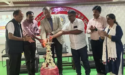 संकट में पड़े लोगों को हिम्मत दें: Judge Satvika