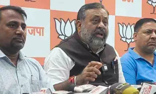 अतिक्रमण के बहाने व्यापारियों को परेशान कर रहे नगर निगम अधिकारी: BJP अतिक्रमण के बहाने व्यापारियों को परेशान कर रहे नगर निगम अधिकारी: BJP