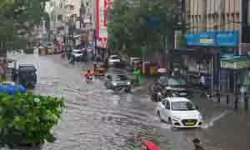 Chennai में भारी बारिश का अलर्ट, राहत केंद्रों की संख्या दोगुनी Chennai में भारी बारिश का अलर्ट, राहत केंद्रों की संख्या दोगुनी