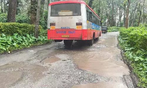 जर्जर हाईवे: काम शुरू नहीं हुआ जर्जर हाईवे: काम शुरू नहीं हुआ