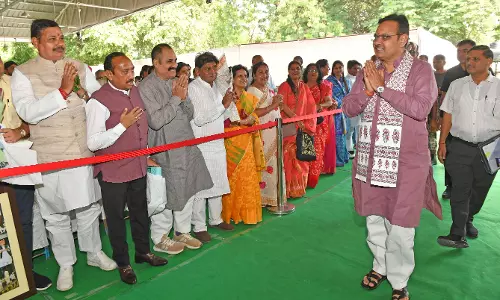 Jaipur: दीपावली मिलन समारोह में CM ने वोकल फॉर लोकल का संदेश दिया