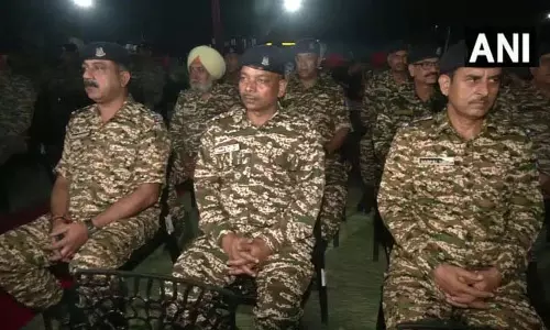 CRPF की 13 बटालियन ने तैनाती के बीच मनाई दिवाली, घर से दूर भी झलकी खुशियाँ CRPF की 13 बटालियन ने तैनाती के बीच मनाई दिवाली, घर से दूर भी झलकी खुशियाँ