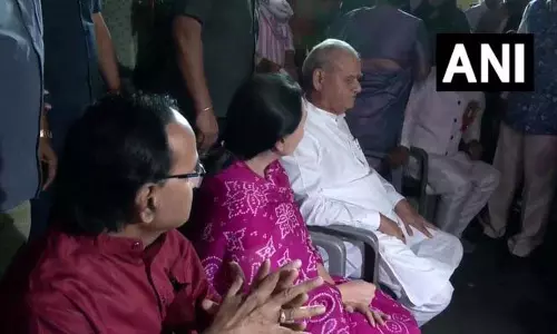 उपमुख्यमंत्री दीया कुमारी ने चारदीवारी में छोटी चौपड़ पर महालक्ष्मी पूजन किया उपमुख्यमंत्री दीया कुमारी ने चारदीवारी में छोटी चौपड़ पर महालक्ष्मी पूजन किया