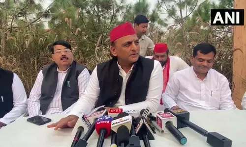 अखिलेश यादव ने महंगाई और बेरोजगारी पर केंद्र की नीतियों पर जताई नाराजगी अखिलेश यादव ने महंगाई और बेरोजगारी पर केंद्र की नीतियों पर जताई नाराजगी