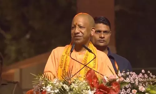 Ayodhya Deepotsav: उत्तर प्रदेश के मुख्यमंत्री योगी आदित्यनाथ को दो गिनीज वर्ल्ड रिकॉर्ड्स प्रमाणपत्र मिले
