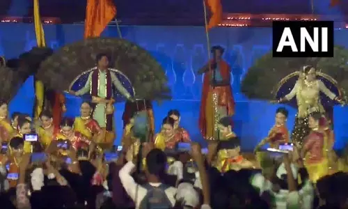 सरयू घाट पर दीपोत्सव, लेज़र और लाइट शो में रामलीला का मंचन सरयू घाट पर दीपोत्सव, लेज़र और लाइट शो में रामलीला का मंचन