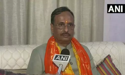 अखिलेश के “दिवाली-क्रिसमस” बयान पर दिनेश शर्मा का जवाब अखिलेश के “दिवाली-क्रिसमस” बयान पर दिनेश शर्मा का जवाब