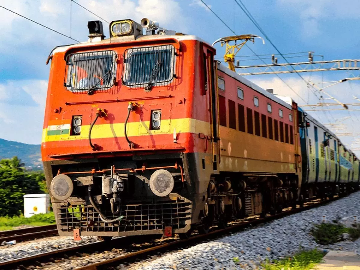 इन लोगों पर होगी सख्त कानूनी कार्रवाई, रेल मंत्री बोले इन लोगों पर होगी सख्त कानूनी कार्रवाई, रेल मंत्री बोले