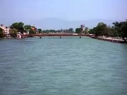 MP News: गंगा नदी में गिरने के बाद से सॉफ्टवेयर इंजीनियर लापता,परिजनों का बुरा हाल MP News: गंगा नदी में गिरने के बाद से सॉफ्टवेयर इंजीनियर लापता,परिजनों का बुरा हाल