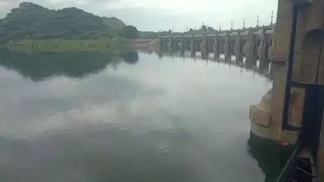 Tamil Nadu : मेट्टूर डैम का जलस्तर बढ़ा Tamil Nadu : मेट्टूर डैम का जलस्तर बढ़ा