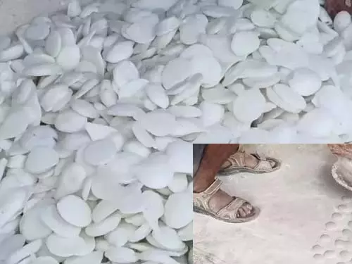 बताशा फैक्ट्री में भारी गंदगी, लोगों की सेहत से खिलवाड़ बताशा फैक्ट्री में भारी गंदगी, लोगों की सेहत से खिलवाड़
