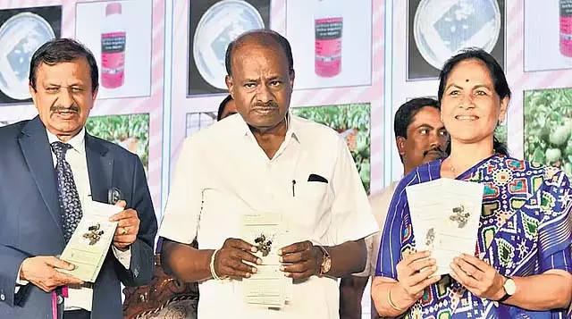 किसानों को इम्पोर्ट पर डिपेंडेंसी कम करने के लिए ज़्यादा दालें उगानी चाहिए: HD Kumaraswamy किसानों को इम्पोर्ट पर डिपेंडेंसी कम करने के लिए ज़्यादा दालें उगानी चाहिए: HD Kumaraswamy