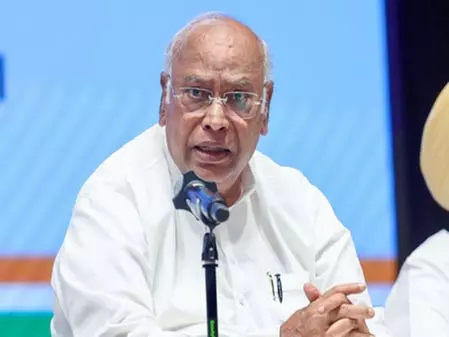 जम्मू-कश्मीर: नगरोटा सीट से चुनाव लड़ेगी नेशनल कॉन्फ्रेंस, भाजपा को हराने के लिए कांग्रेस का फैसला जम्मू-कश्मीर: नगरोटा सीट से चुनाव लड़ेगी नेशनल कॉन्फ्रेंस, भाजपा को हराने के लिए कांग्रेस का फैसला