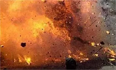Andhra के पार्वतीपुरम में पटाखों के पैकेट में विस्फोट से एक व्यक्ति की मौत Andhra के पार्वतीपुरम में पटाखों के पैकेट में विस्फोट से एक व्यक्ति की मौत