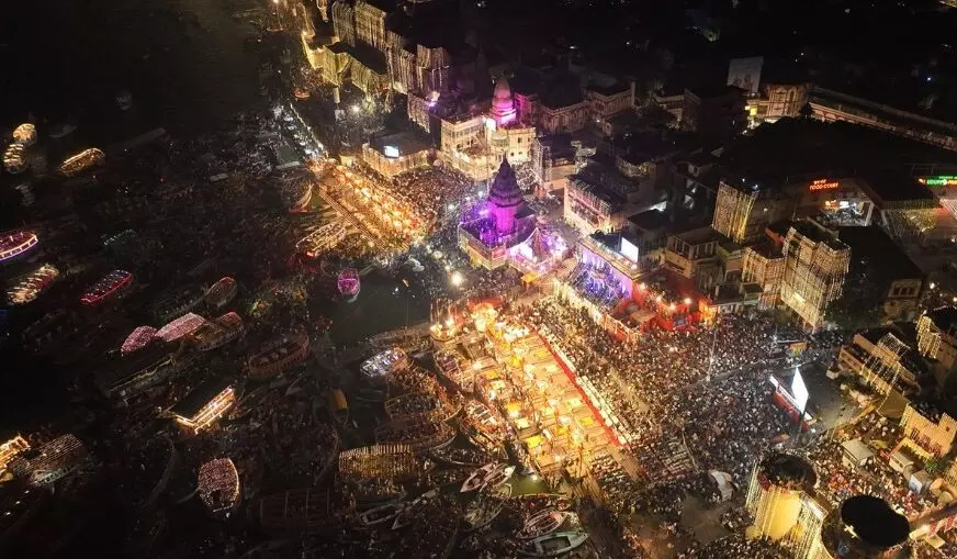 Moradabad: 11 लाख दीप जलते ही मुरादाबाद में छाया दिवाली का जादू Moradabad: 11 लाख दीप जलते ही मुरादाबाद में छाया दिवाली का जादू