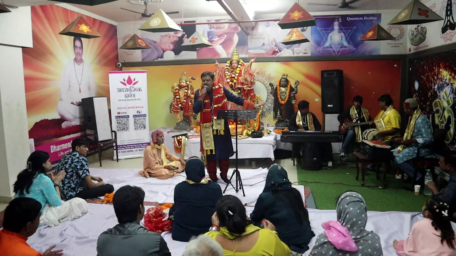 Bareilly: माता की चौकी में भक्तों ने मनाया भक्ति का रंग Bareilly: माता की चौकी में भक्तों ने मनाया भक्ति का रंग