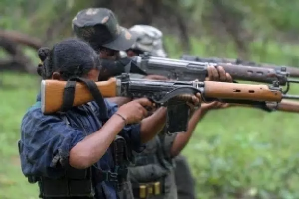 अंतिम मोर्चा: 2026 से पहले नक्सली आंदोलन खत्म होने की कगार पर अंतिम मोर्चा: 2026 से पहले नक्सली आंदोलन खत्म होने की कगार पर