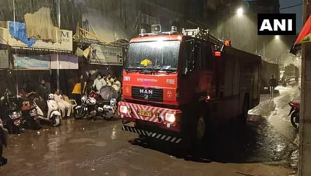 दिल्ली फायर ब्रिगेड हाई अलर्ट पर; स्टाफ की छुट्टी कैंसल दिल्ली फायर ब्रिगेड हाई अलर्ट पर; स्टाफ की छुट्टी कैंसल