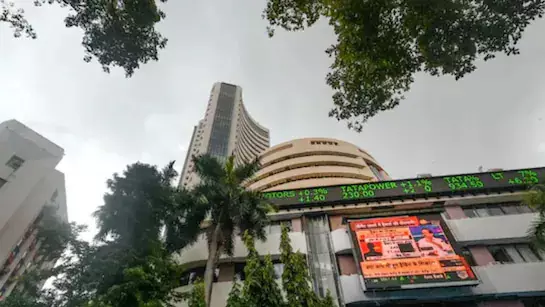 त्योहारी उत्साह से बाजार में तेजी, सेंसेक्स और निफ्टी लगातार चौथे सेशन में हरे निशान में हुए बंद त्योहारी उत्साह से बाजार में तेजी, सेंसेक्स और निफ्टी लगातार चौथे सेशन में हरे निशान में हुए बंद