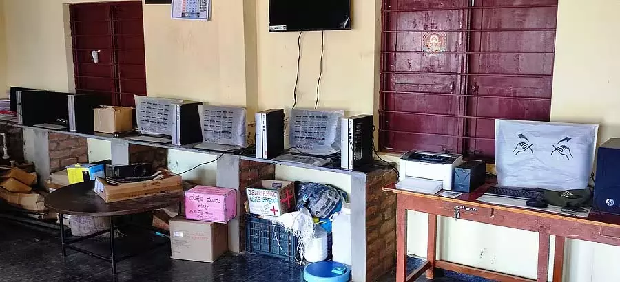 परमानेंट टीचरों की कमी: बेकार हो रहे कंप्यूटर परमानेंट टीचरों की कमी: बेकार हो रहे कंप्यूटर