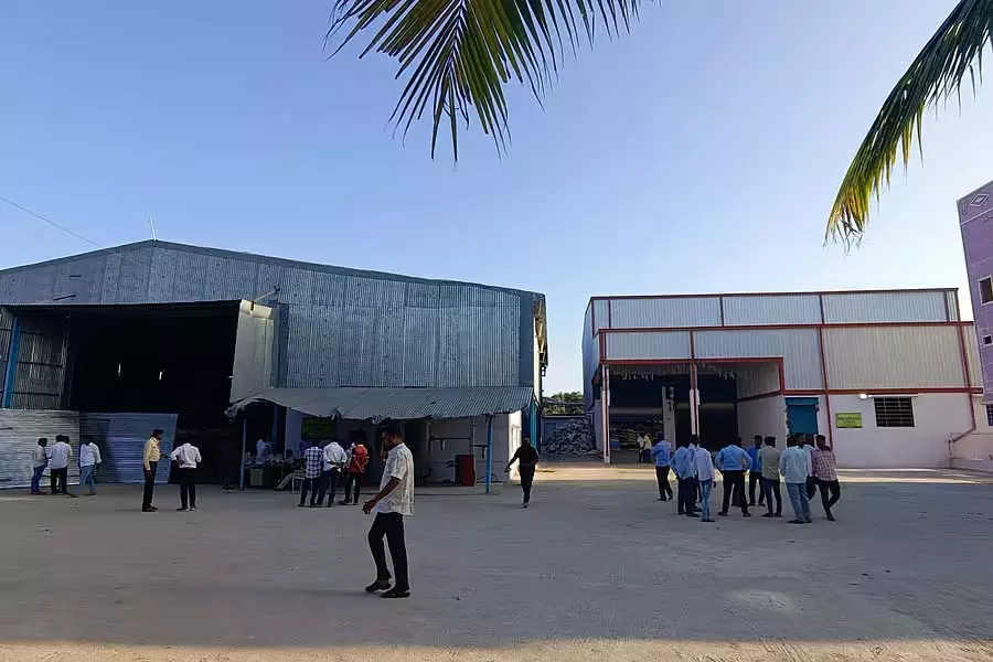 चावल, मक्का, दूध फिर मिला: क्विंटलों का अवैध स्टॉक चावल, मक्का, दूध फिर मिला: क्विंटलों का अवैध स्टॉक