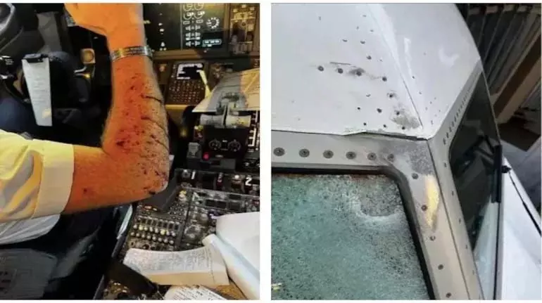 United Airlines के बोइंग 737 विमान से टकराई रहस्यमयी वस्तु, आपातकालीन लैंडिंग United Airlines के बोइंग 737 विमान से टकराई रहस्यमयी वस्तु, आपातकालीन लैंडिंग