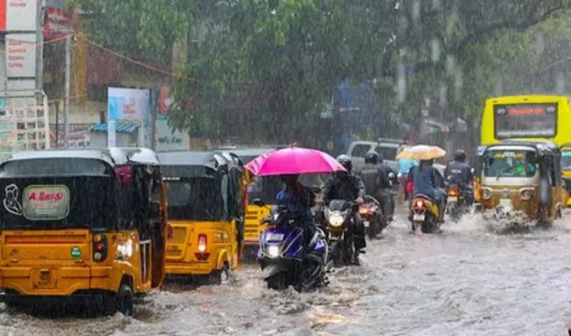 Chennai में भारी बारिश.. मुख्यमंत्री ने निचले इलाकों से लोगों को निकालने का आदेश दिया Chennai में भारी बारिश.. मुख्यमंत्री ने निचले इलाकों से लोगों को निकालने का आदेश दिया