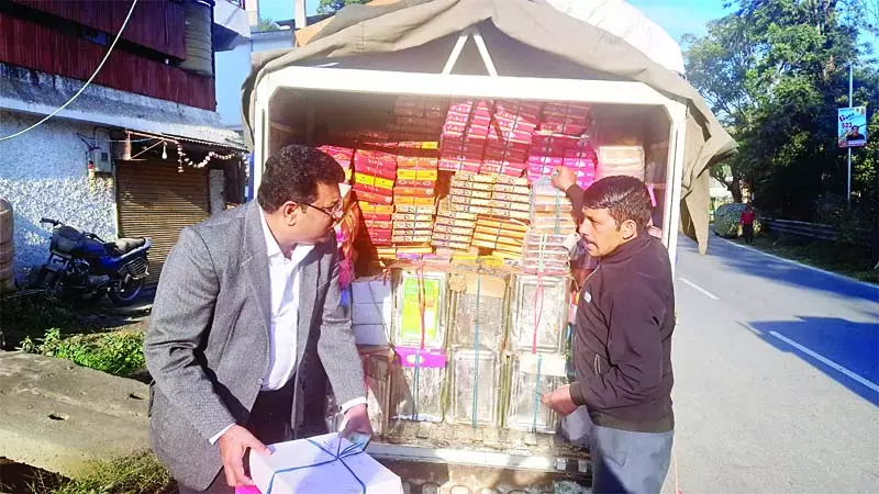 फेस्टिवल सीजन के दौरान मिलावटखोरों पर शिकंजा फेस्टिवल सीजन के दौरान मिलावटखोरों पर शिकंजा