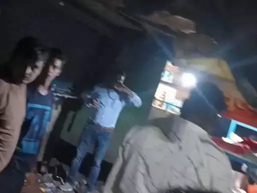 कोरबा में खुले में शराब परोसने वालों पर कार्रवाई, कई पकड़े गए कोरबा में खुले में शराब परोसने वालों पर कार्रवाई, कई पकड़े गए