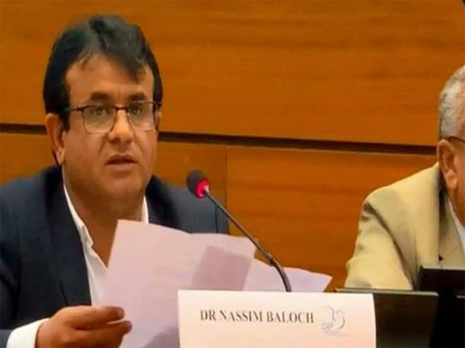 BNM प्रमुख नसीम बलूच ने अफगानिस्तान पर पाकिस्तान के हमले की निंदा की BNM प्रमुख नसीम बलूच ने अफगानिस्तान पर पाकिस्तान के हमले की निंदा की