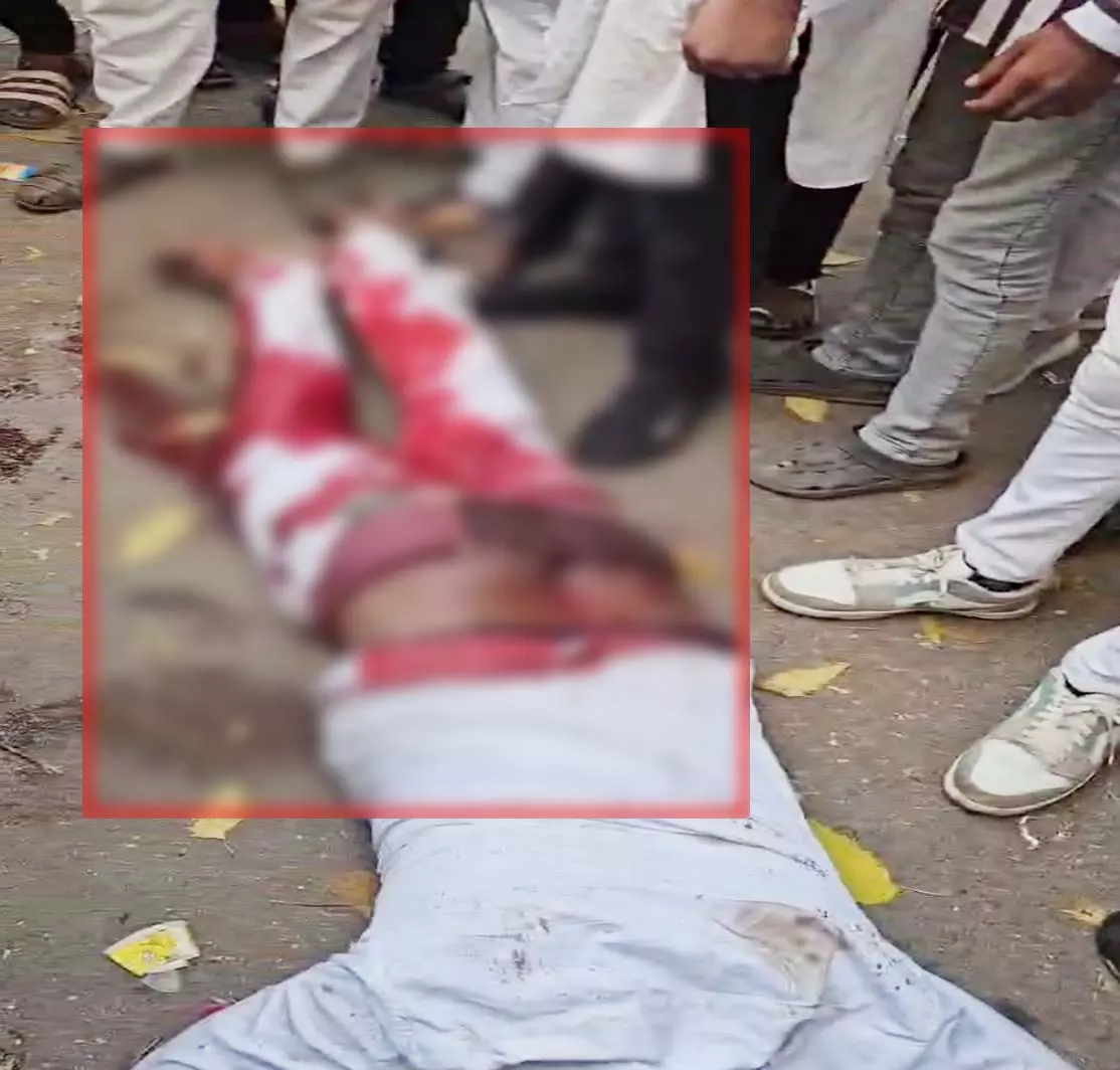 रायपुर में 48 घंटे में 16 जगहों पर चाकूबाजी, उर्स के दौरान ताबड़तोड़ हमले, कई घायल रायपुर में 48 घंटे में 16 जगहों पर चाकूबाजी, उर्स के दौरान ताबड़तोड़ हमले, कई घायल