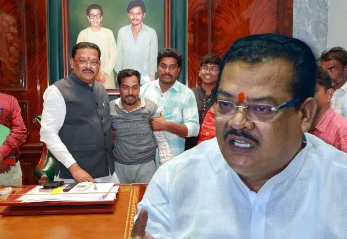 Sanjay Shirsat: भूख हड़ताल करने वाले को घर बुलाया गया क्योंकि हमारी यात्रा का समय एक ही था Sanjay Shirsat: भूख हड़ताल करने वाले को घर बुलाया गया क्योंकि हमारी यात्रा का समय एक ही था