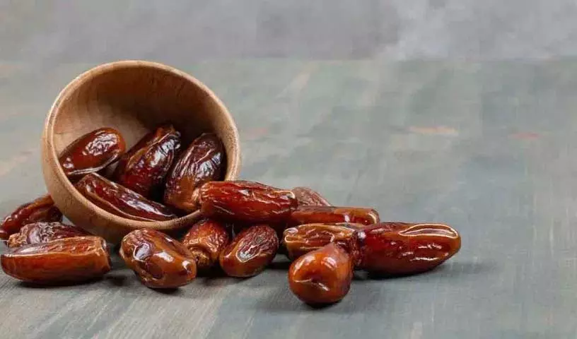 रोज़ाना केवल 3 खजूर खाएं, अद्भुत स्वास्थ्य लाभ पाएँ रोज़ाना केवल 3 खजूर खाएं, अद्भुत स्वास्थ्य लाभ पाएँ