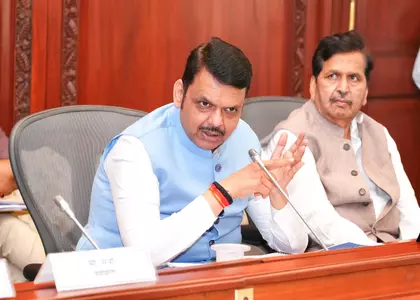 महाराष्ट्र का विजन डॉक्यूमेंट विकास यात्रा में बड़ा कदम: CM फडणवीस महाराष्ट्र का विजन डॉक्यूमेंट विकास यात्रा में बड़ा कदम: CM फडणवीस