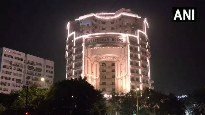 दिल्ली: दिवाली पर कनॉट प्लेस रंग-बिरंगी रोशनी से जगमगाया दिल्ली: दिवाली पर कनॉट प्लेस रंग-बिरंगी रोशनी से जगमगाया