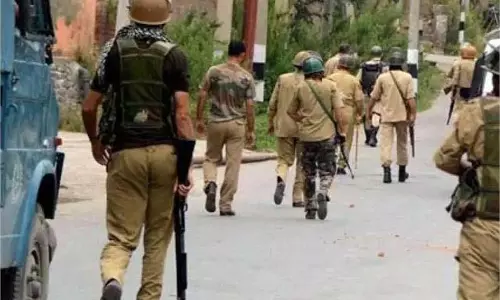 Jammu and Kashmir: कुएं की सफाई के दौरान लोगों में मचा हड़कंप, मौके पर पहुंची पुलिस Jammu and Kashmir: कुएं की सफाई के दौरान लोगों में मचा हड़कंप, मौके पर पहुंची पुलिस