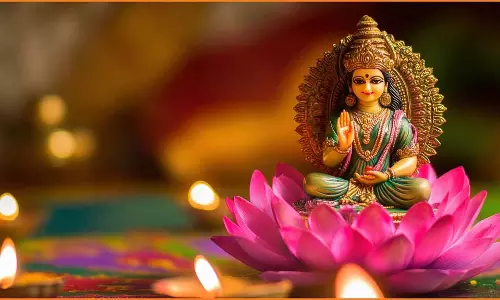 Diwali Puja Samagri: इन चीजों के बिना अधूरा रहता है दिवाली लक्ष्मी पूजन, जानिए संपूर्ण सामग्री
