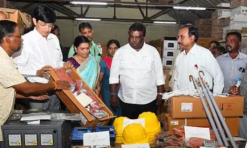 पावर सेक्टर नॉर्थईस्ट मॉनसून का सामना करने के लिए तैयार: Minister S.C. Sivasan पावर सेक्टर नॉर्थईस्ट मॉनसून का सामना करने के लिए तैयार: Minister S.C. Sivasan