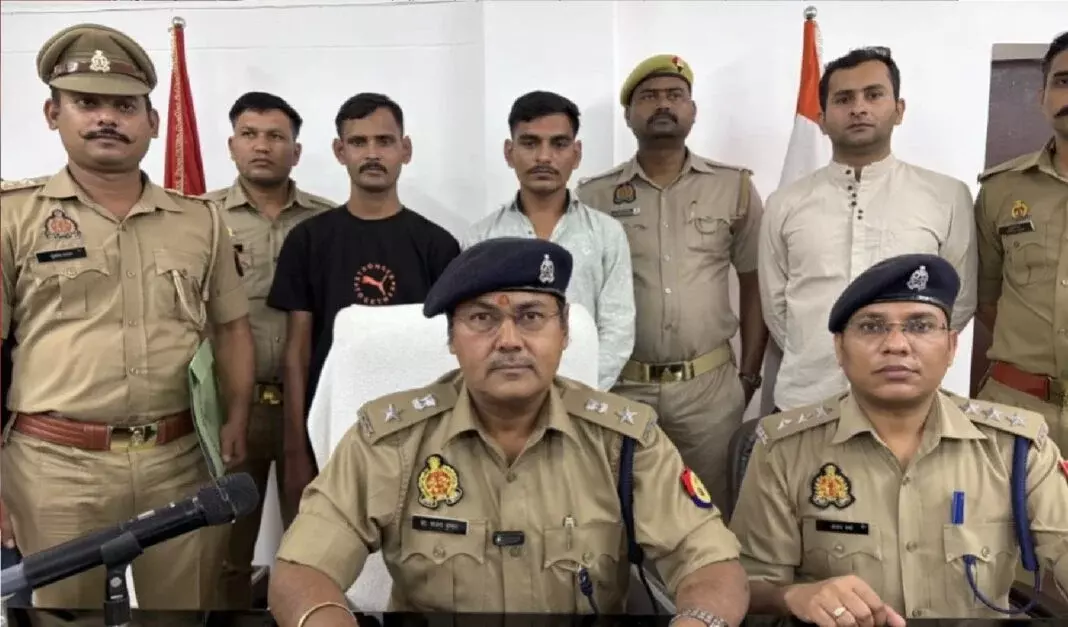Farrukhabad: साइबर ठगी का खुलासा, पुलिस ने दो को पकड़ा
