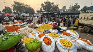 Diwali rush, के बीच गुरुग्राम के पुरानी दिल्ली रोड स्थित फूलों के बाजार में रौनक