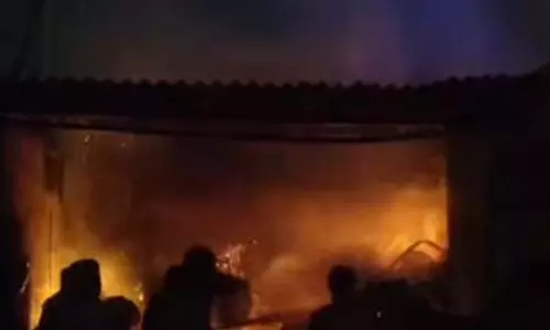 Punjab: आग भड़की, दूर-दूर तक सुनाई दी विस्फोटों की आवाजें Punjab: आग भड़की, दूर-दूर तक सुनाई दी विस्फोटों की आवाजें