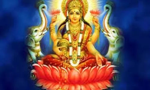 Diwali 2025: दिवाली की पूजा में लक्ष्मी-गणेश को लगाएं इन चीजों का भोग, जीवन में भर जाएंगी खुशियां Diwali 2025: दिवाली की पूजा में लक्ष्मी-गणेश को लगाएं इन चीजों का भोग, जीवन में भर जाएंगी खुशियां