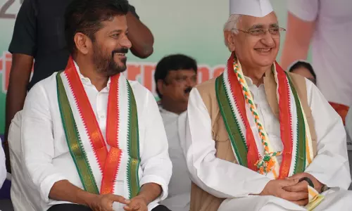 Telangana CM ने जुबली हिल्स उपचुनाव में बीआरएस-भाजपा की मिलीभगत का आरोप लगाया Telangana CM ने जुबली हिल्स उपचुनाव में बीआरएस-भाजपा की मिलीभगत का आरोप लगाया
